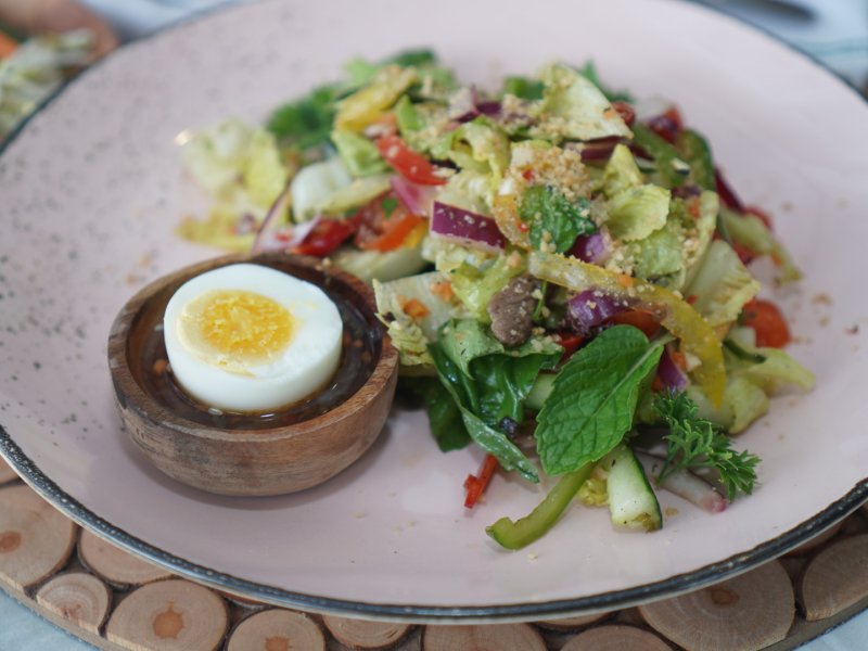 TROPICAL GRILLED BEEF SALAD